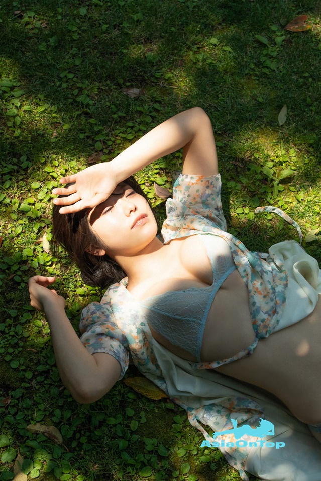 Weekly Gendai Photobook Yamada Kana 山田かな – KANA Sensual White No Watermark