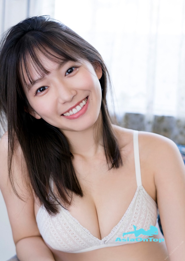 BOMB Photobook 2022-09-09 Nene Shida 志田音々 Onee-chan’s Holiday おねえちゃんの休日