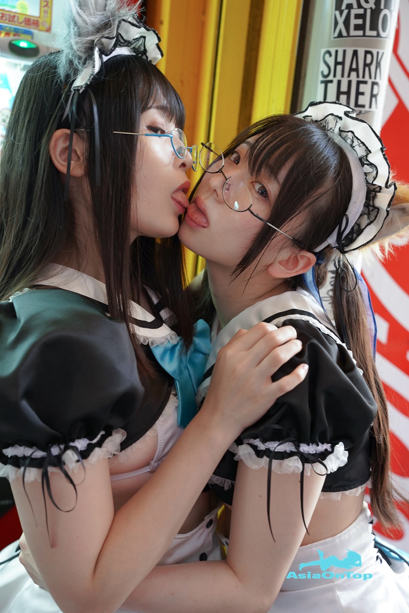 Photobook 水那しおね×うたたね翠 ぷれでたーらっと写真集 野生のメイドがあらわれた A
