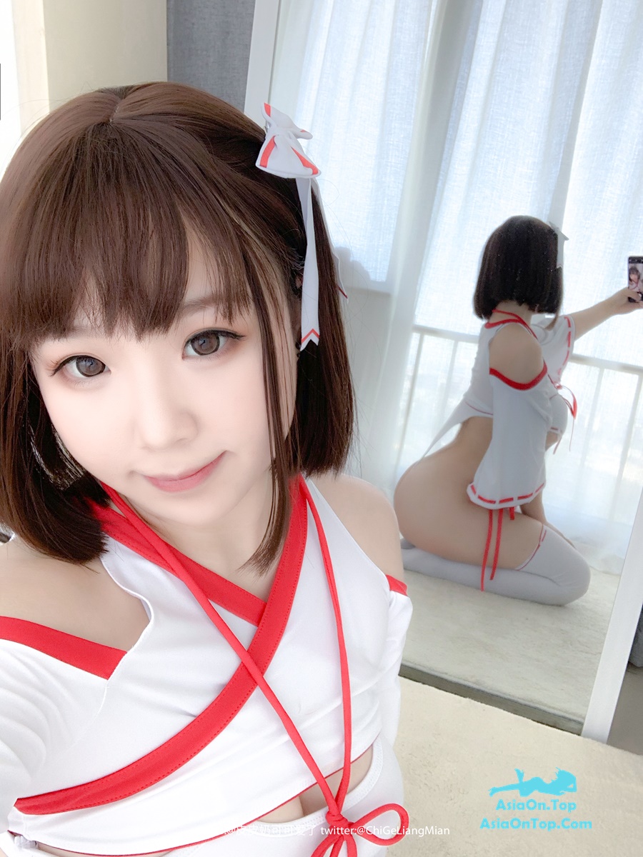 Coser@皮皮奶可可爱了啦: 高叉巫女 High fork witch