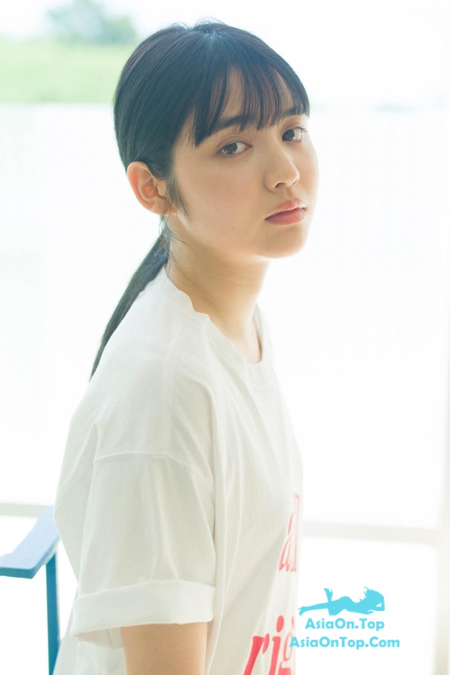Photobook Suzuka Chinzei 鎮西寿々歌 – Resonance