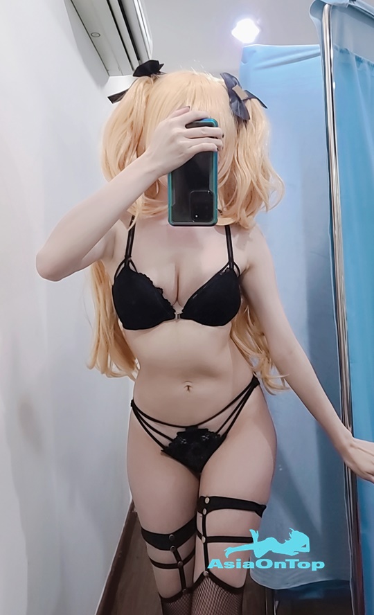 Coser@Sally多啦雪 (Sally Dorasnow): Fischl Gothic Lingerie
