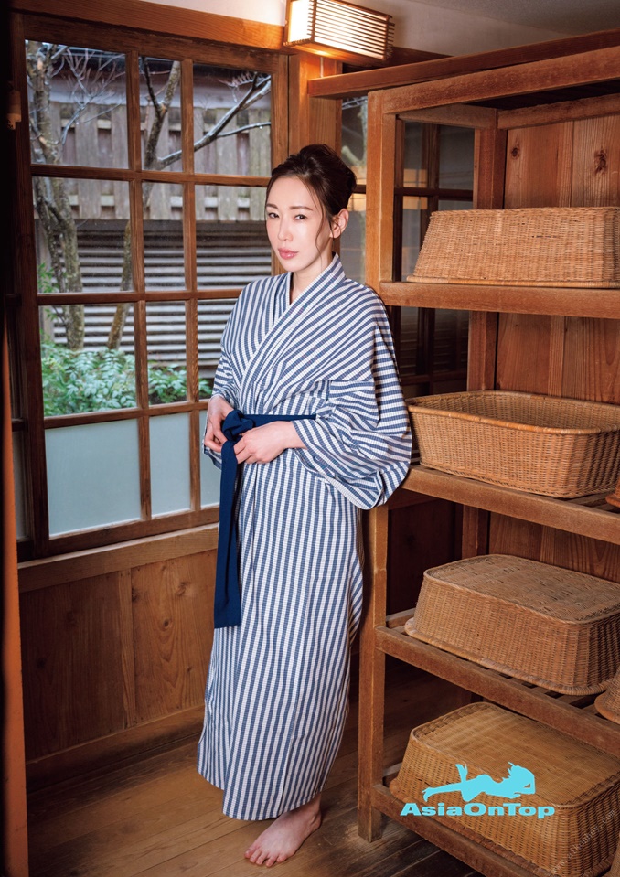 Photobook 2019-04-10 Kazuko Iwamoto 岩本和子 Tawamure たわむれ