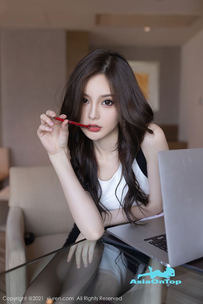XIUREN No.3824 Wang Xinyi (王心怡)