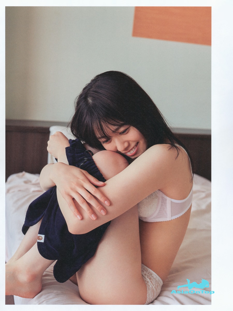 Photobook Akari Nibu 丹生明里 1st Photobook Easy Relationship やさしい関係 2022-07-26 A