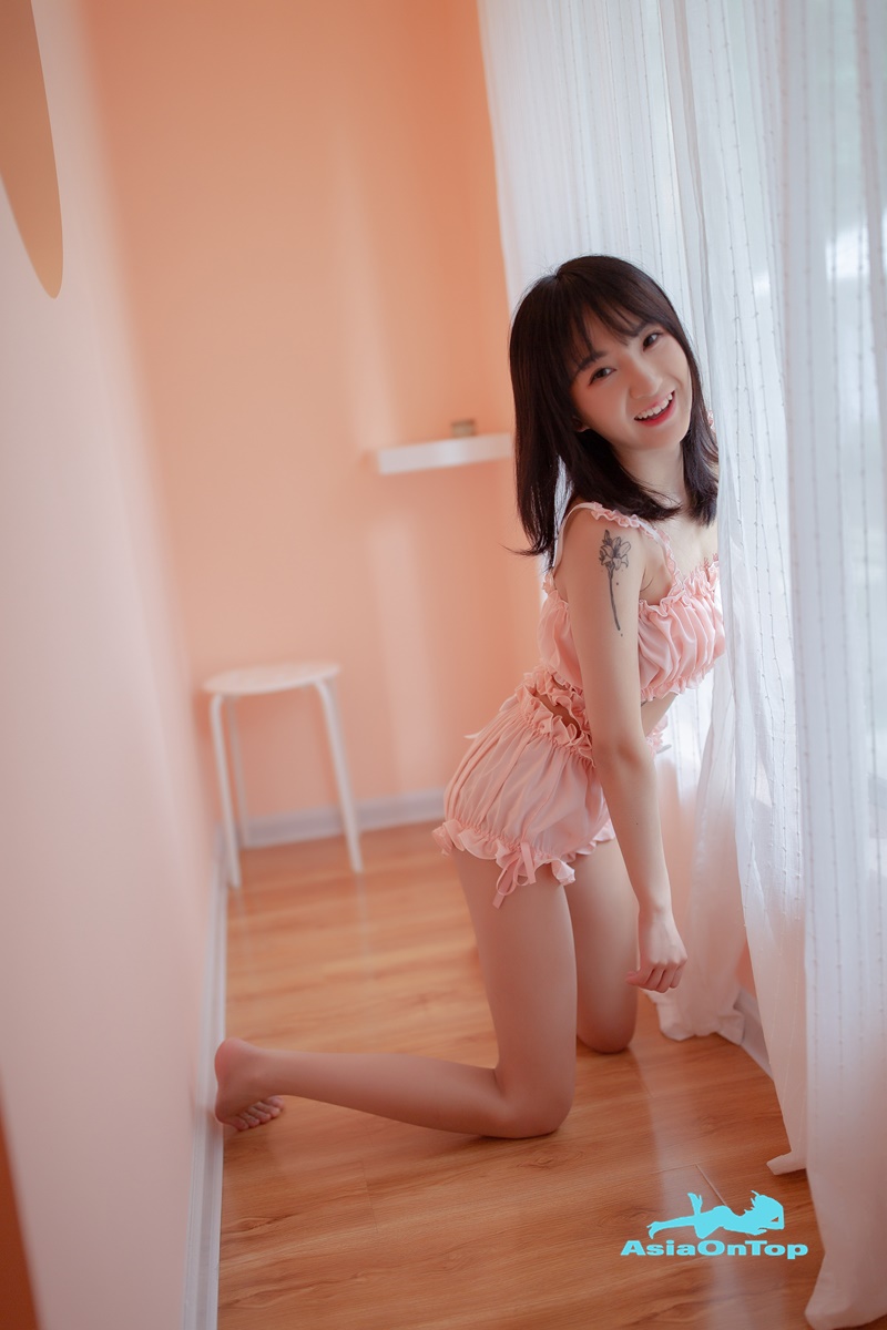 YaLaYi 雅拉伊 Vol 697 落落