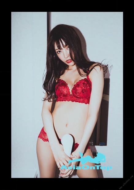 Photobook 2021-10-25 Karen Kaede 楓カレン #Escape