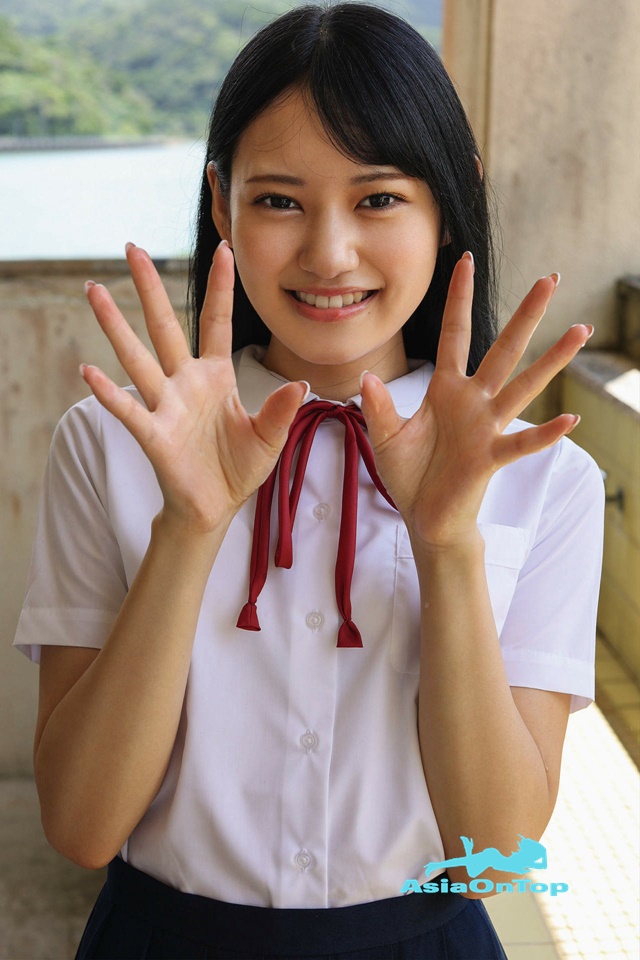 Photobook 2021-12-03 Umi Yatsugake 八掛うみ  Be Fascinated By The Sea 海に見惚れて A