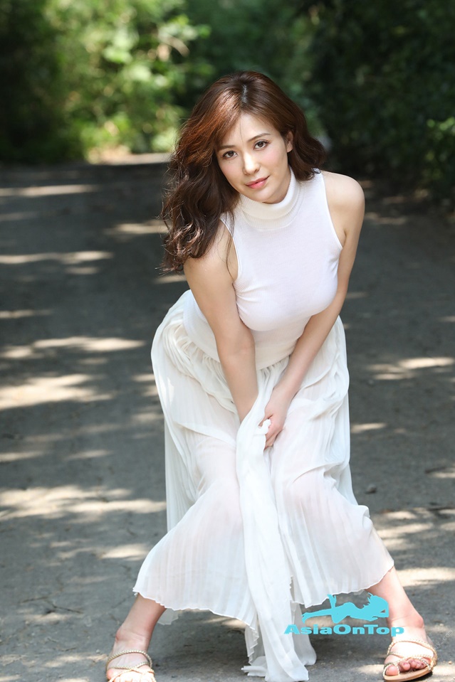 Post Digital Photo 2019-09-20 Chiaki Hiratsuka 平塚千瑛 Bush Of Love 愛の茂み