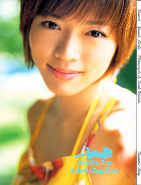 Photobook Yumiko Shaku 釈由美子 – Neutral