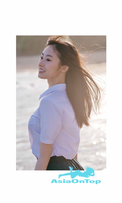 Photobook Ayaka Imoto 井本彩花 – The Heroine Is Dignified And Beautiful 17 Years Old