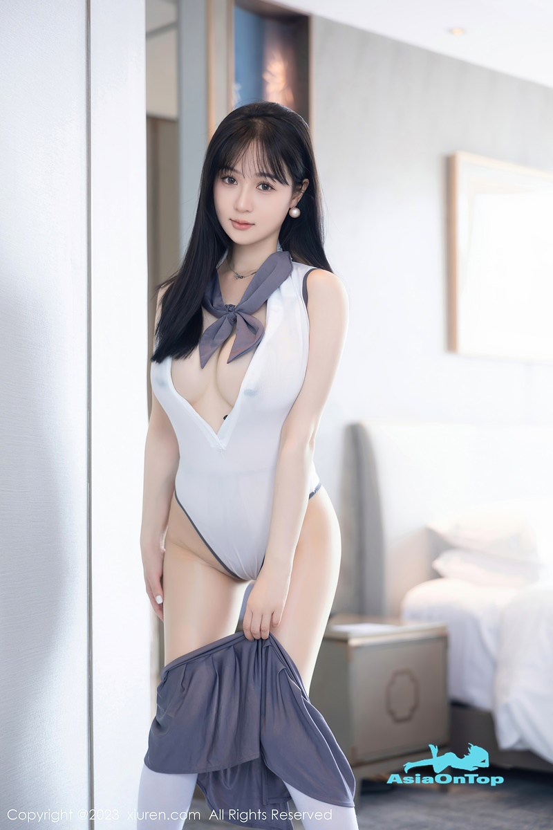 XIUREN No 6818 – You Qi Rich (柚琪Rich)