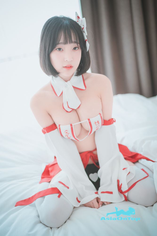 DJAWA Photo – Kang In-kyung (강인경): “Summoner Girl”