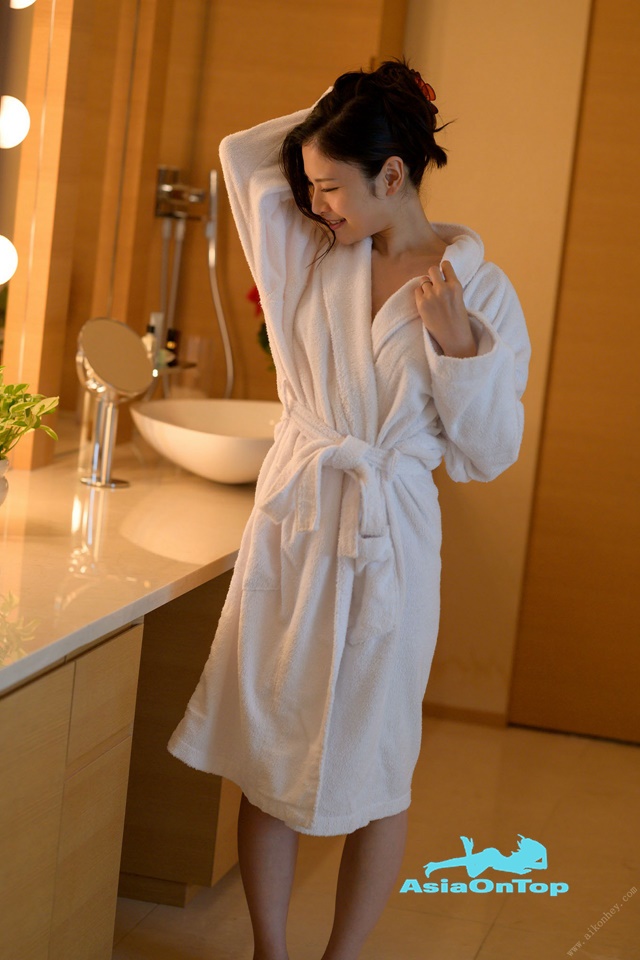 Photobook Honoka Yonekura 米倉穂香 Kobe mistress Enjoy with a beautiful wife Adult dating 2020-11-27