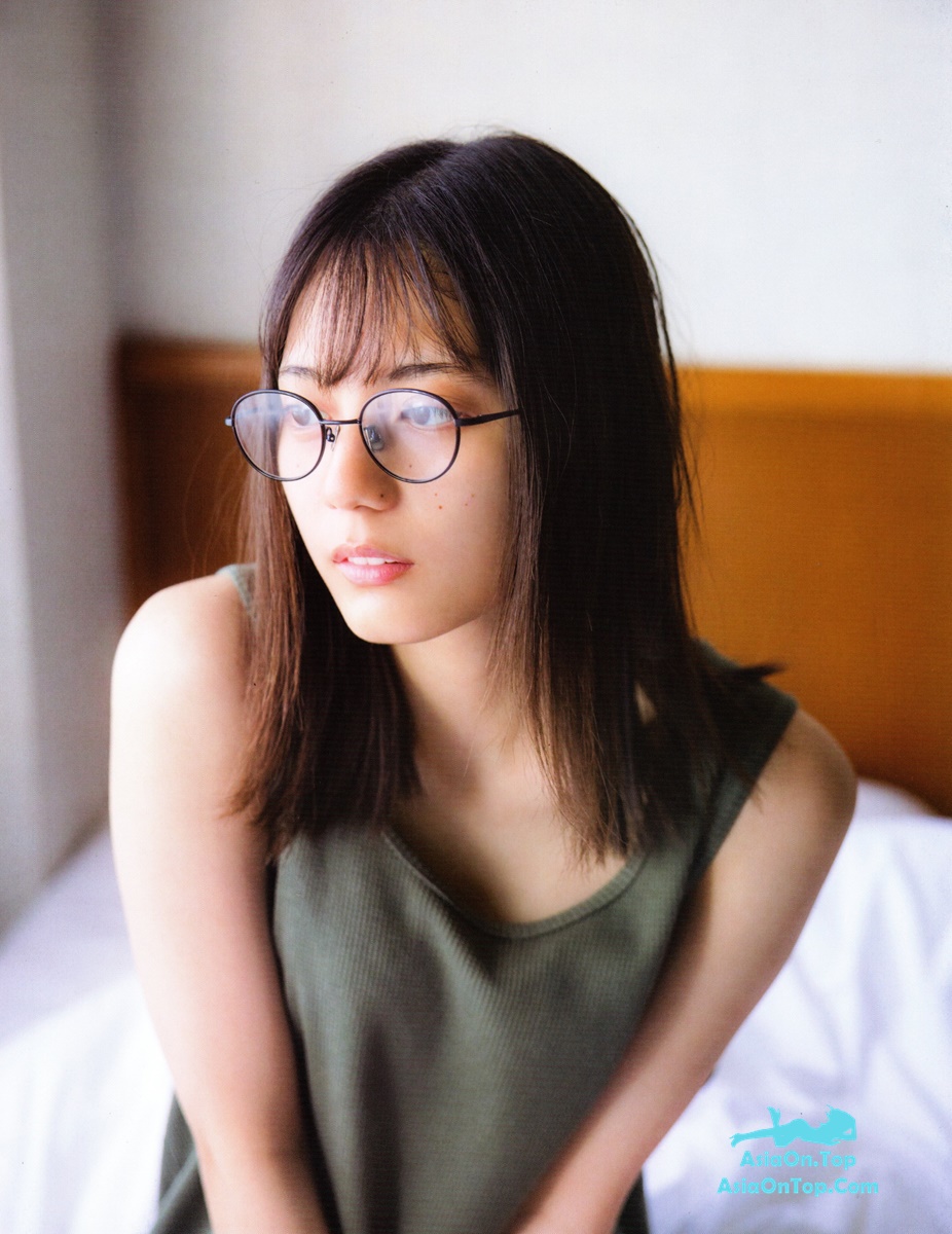 Photobook 2021-06-29 Nao Kosaka 小坂菜緒 1st Photobook – Who Are You B