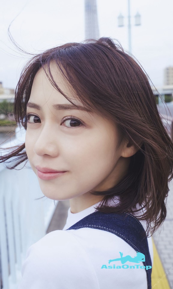 Weekly Photobook 2022-10-03 Makoto Okunaka 奥仲麻琴 Happy Now