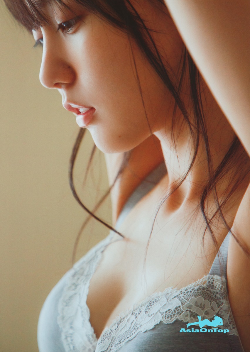 Photobook 2022-06-07 Haruka Kaki 賀喜遥香 1st Photobook Massara まっさら B