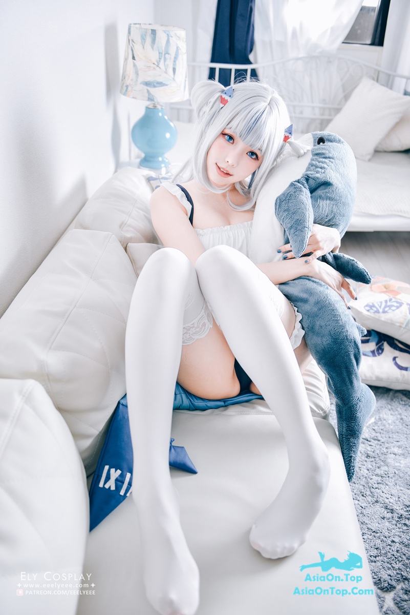 Coser@Ely_eee (ElyEE子) – Gura Swimsuit