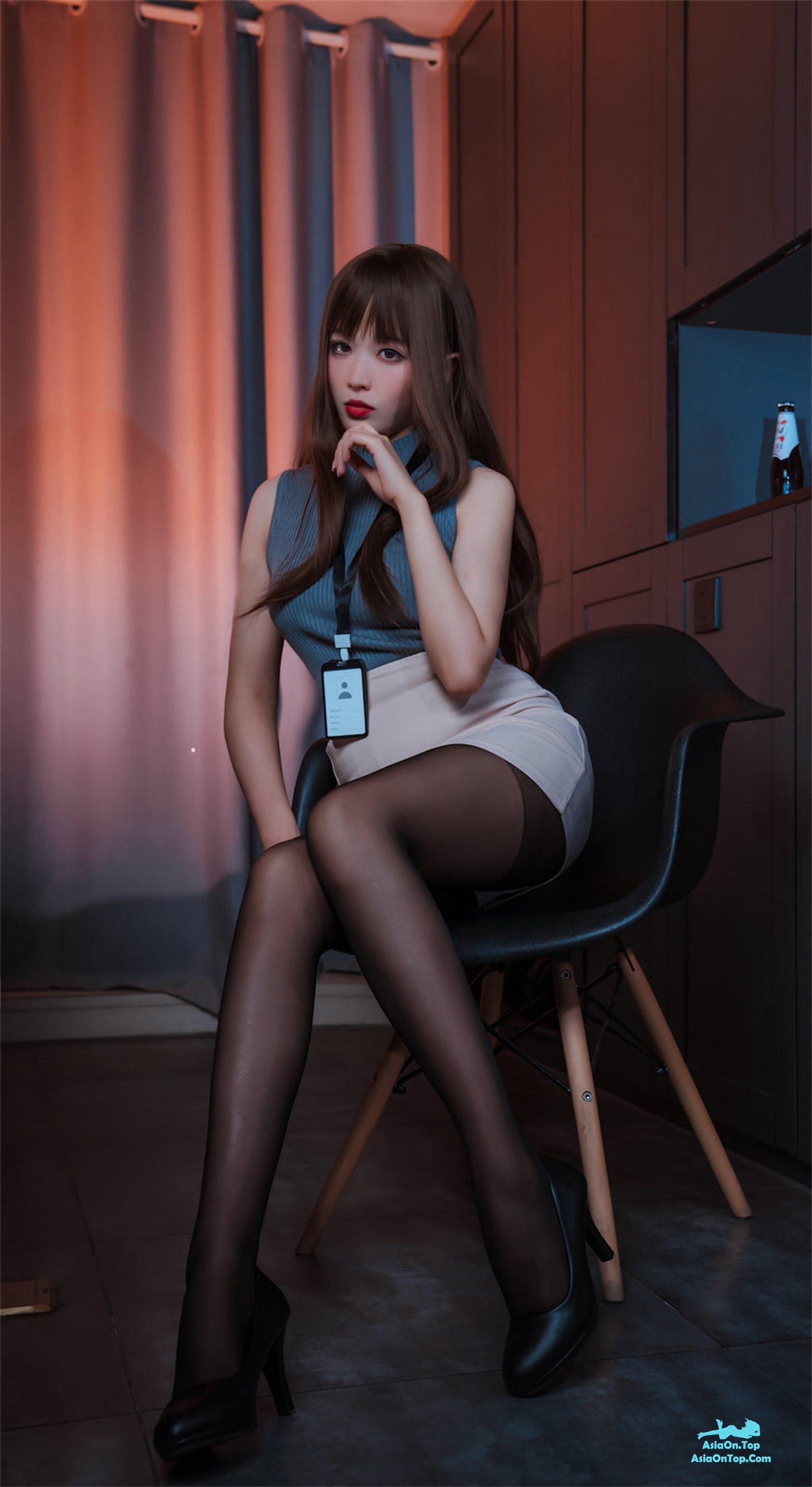 Coser@轩萧学姐 – 微醺喝醉了OL