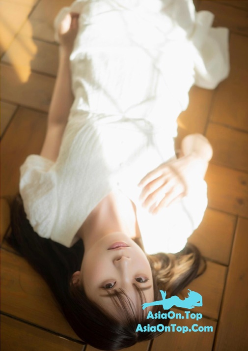 Kureha Rio 紅羽りお – I Want To Touch C