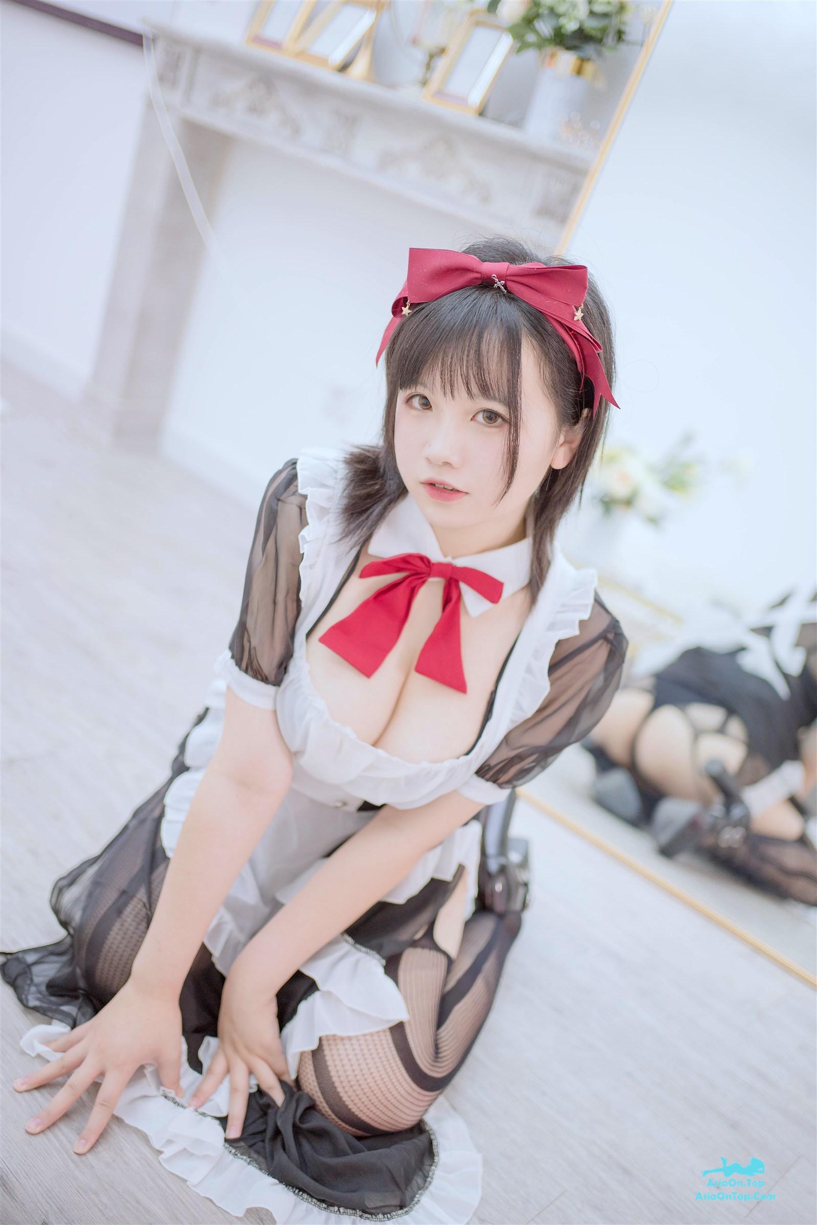 Coser@阿半今天很开心 – 透明女仆