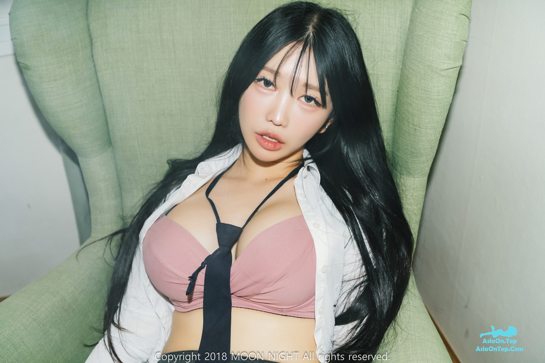 Moon Night Snap Yunjin – Taming The Bad Bitch