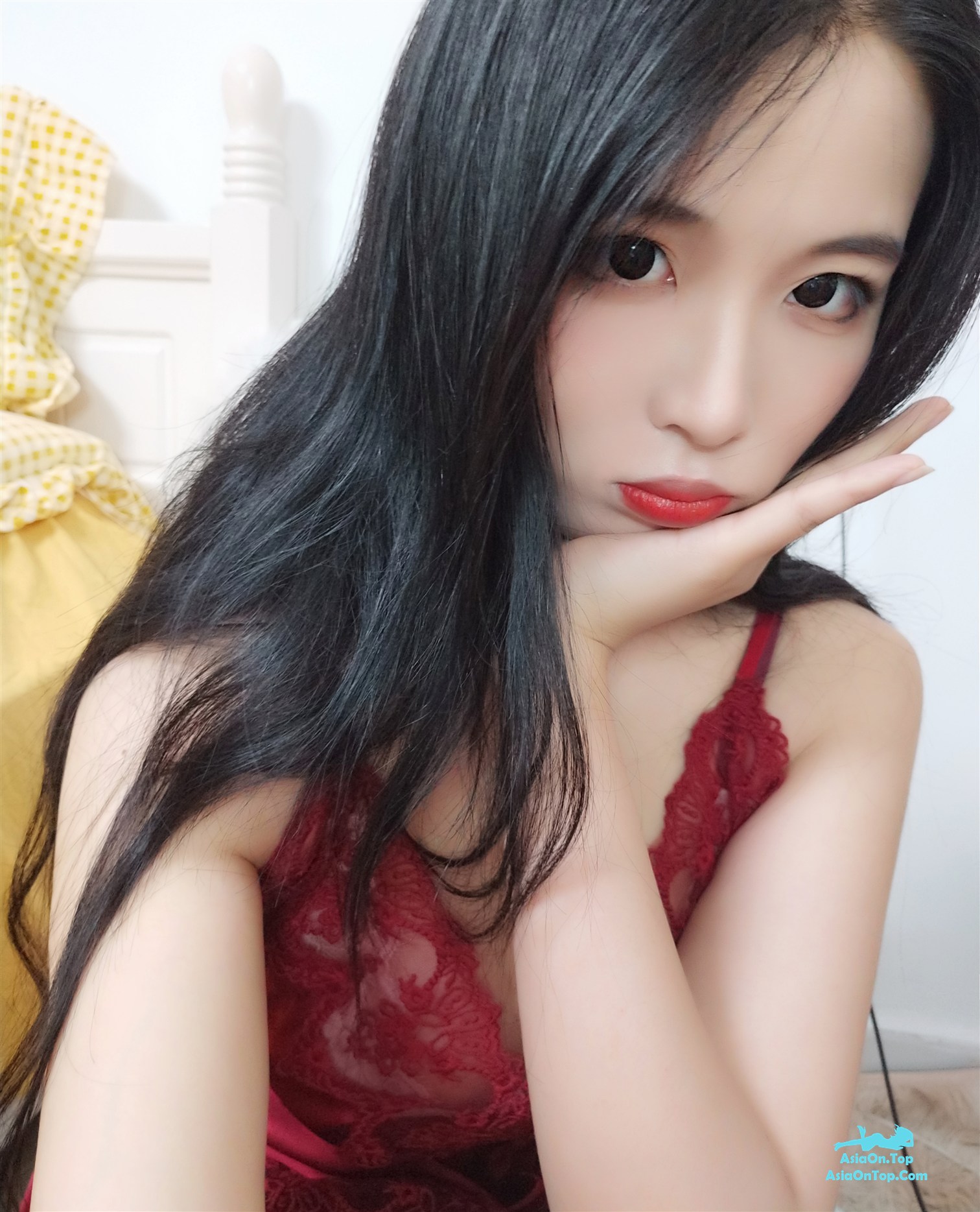 Coser@轩萧学姐 – 酒红色睡衣